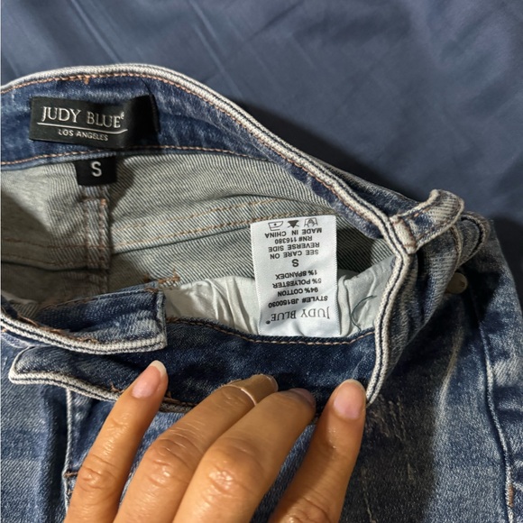 Judy Blue Jean shorts size small - Picture 3 of 3